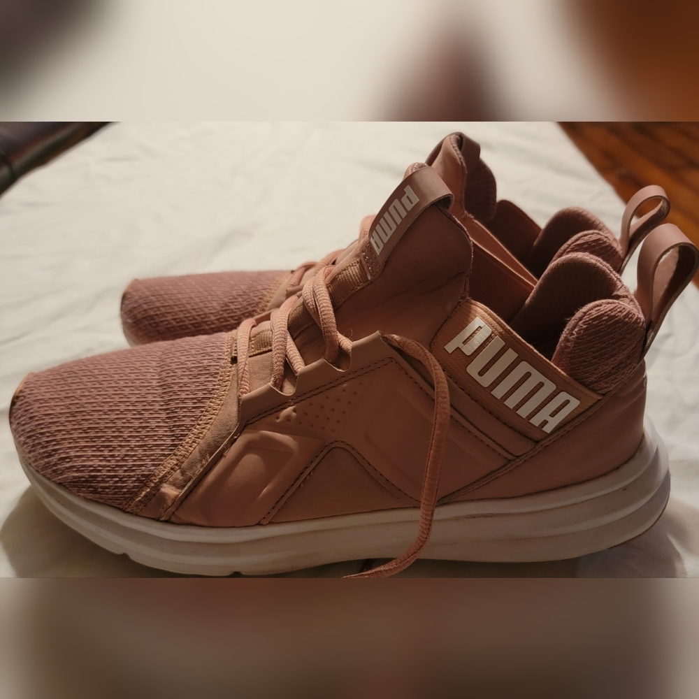 Puma tennis shoes